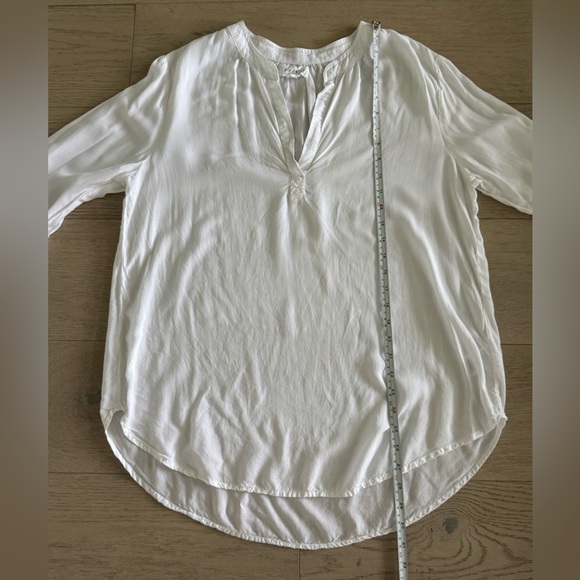VELVET by Graham and Spencer
ROSIE RAYON CHALLIS BLOUSE IN WHITE size Large - Picture 7 of 10